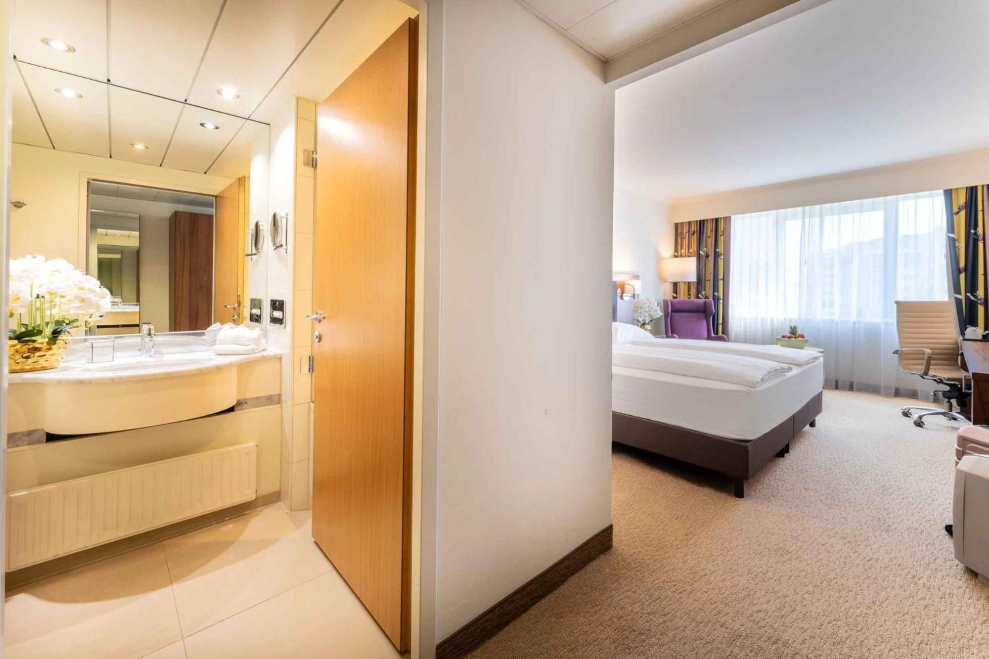 Plaza Premium Wien Bagian luar foto