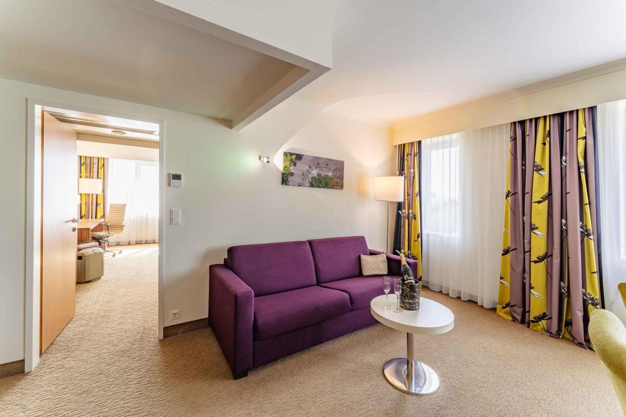 Plaza Premium Wien Bagian luar foto