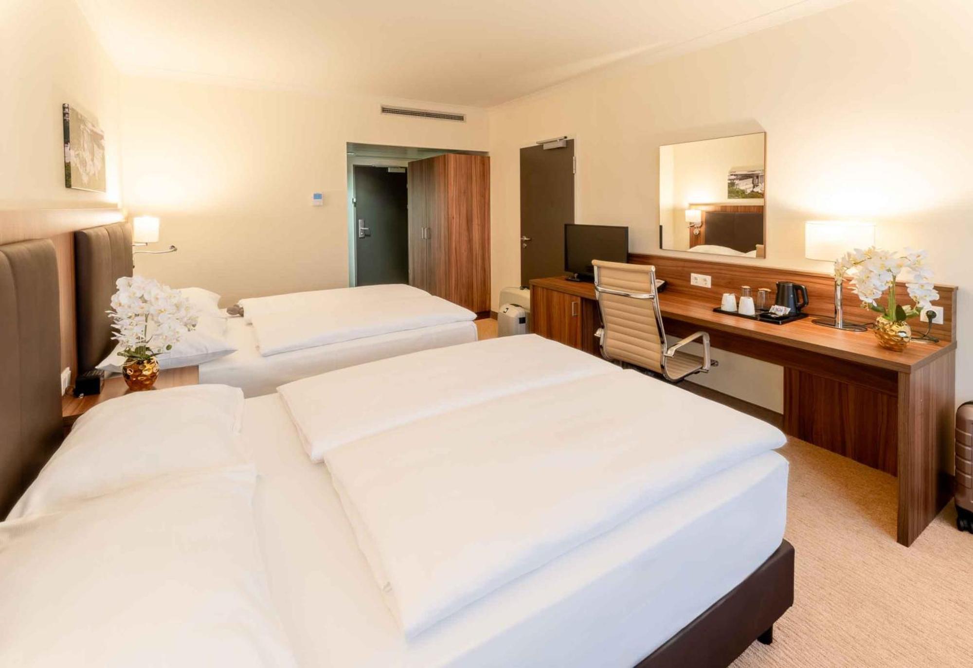 Plaza Premium Wien Bagian luar foto